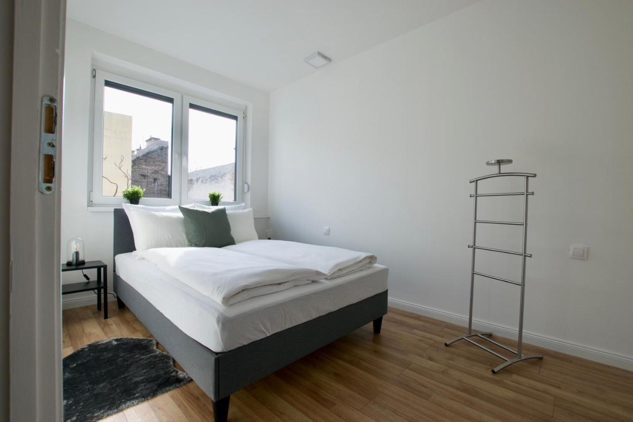 Standard Apartment By Hi5 - Dessewffy 37 Suites Budapest Eksteriør bilde